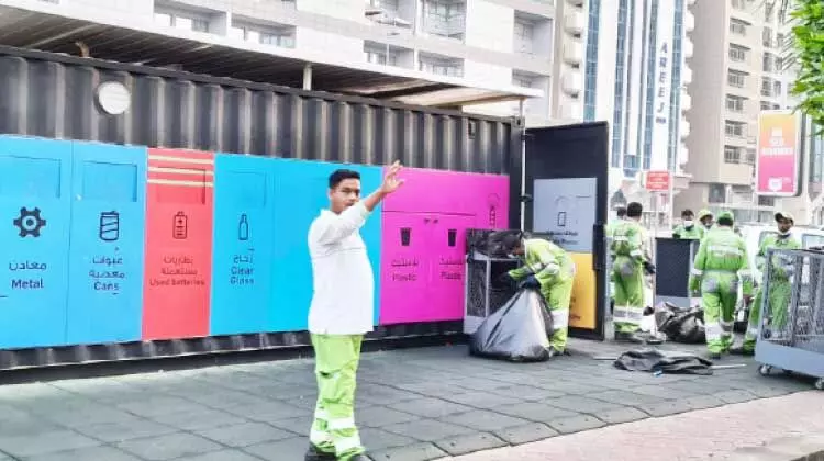 അബൂദബിയിലും അൽെഎനിലും 58.9 ടൺ മാലിന്യങ്ങൾ ശേഖരിച്ചു അബൂദബിയിലും അൽെഎനിലും 58.9 ടൺ മാലിന്യങ്ങൾ ശേഖരിച്ചു