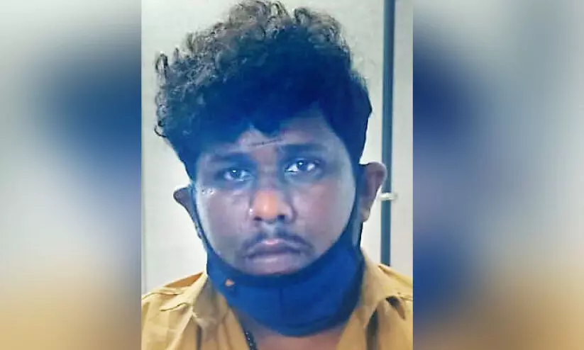 വയോധിക ദമ്പതികളെ ഇടിച്ച ഓ​ട്ടോയും ഡ്രൈവറും പിടിയിൽ