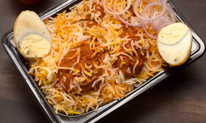 10 രൂപക്ക് ബിരിയാണി; സാമൂഹിക അകലം മറന്ന് തിരക്കായതോടെ ഉടമ അറസ്റ്റില്‍