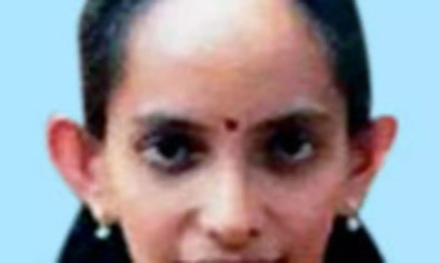 യു​വ​തി​യെ കാ​റി​നു​ള്ളി​ൽ തീ ​കൊ​ളു​ത്തി   മ​രി​ച്ച നി​ല​യി​ൽ ക​ണ്ടെ​ത്തി