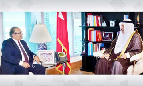 തൊഴില്‍-സാമൂഹികക്ഷേമ മന്ത്രിയുമായി ഇന്ത്യന്‍ അംബാസഡര്‍ കൂടിക്കാഴ്​ച നടത്തി