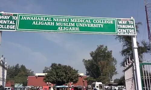 ഹാഥറസ് ബലാത്സംഗം നടന്നില്ലെന്ന വാദത്തെ എതിർത്ത ഡോക്ടറെ പുറത്താക്കി