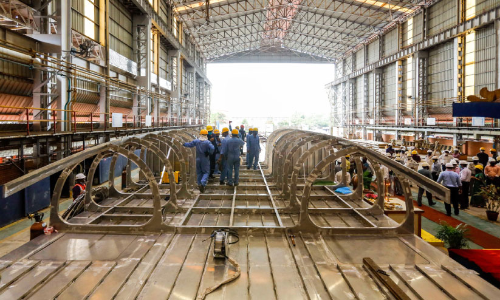 ജല മെട്രോയുടെ ബോട്ടിന് കീലിട്ടു ജല മെട്രോയുടെ ബോട്ടിന് കീലിട്ടു