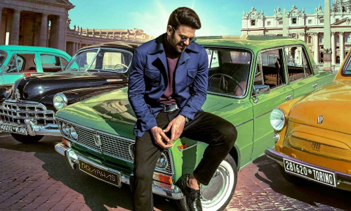 പേര് വിക്രമാദിത്യ; പ്രഭാസിന്​ പിറന്നാൾ സമ്മാനവുമായി രാധേശ്യാം ടീം