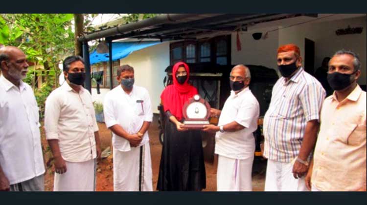 നീറ്റ് പരീക്ഷ റാങ്ക് ജേതാക്കളെ െഎ.എം.സി.സി ആദരിച്ചു നീറ്റ് പരീക്ഷ റാങ്ക് ജേതാക്കളെ െഎ.എം.സി.സി ആദരിച്ചു