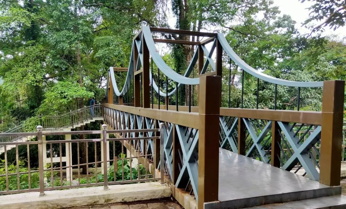 അണിഞ്ഞൊരുങ്ങി തുമ്പൂര്മുഴി; നവീകരിച്ച ഉദ്യാനം വ്യാഴാഴ്ച തുറക്കും അണിഞ്ഞൊരുങ്ങി തുമ്പൂര്മുഴി; നവീകരിച്ച ഉദ്യാനം വ്യാഴാഴ്ച തുറക്കും