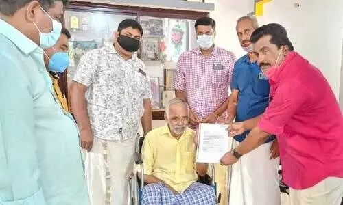 കേ​​ളി ചി​​കി​​ത്സ സ​​ഹാ​​യം കൈ​​മാ​​റി