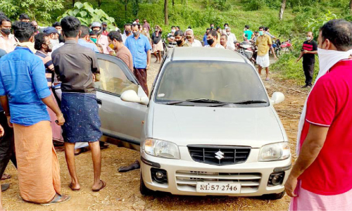 അധ്യാപിക കാറിൽ മരിച്ച സംഭവം: ഫോറൻസിക് വിഭാഗം തെളിവെടുത്തു
