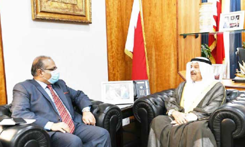 ശൂറ കൗണ്‍സില്‍ ചെയര്‍മാന്‍ ഇന്ത്യന്‍ അംബാസഡറെ സ്വീകരിച്ചു