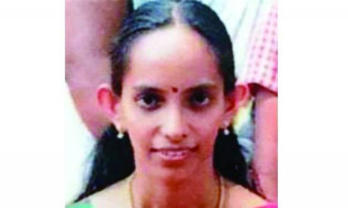 യുവതി കാറിനുള്ളിൽ മരിച്ച നിലയിൽ; ആത്മഹത്യ കുറിപ്പ്​ കണ്ടെത്തി