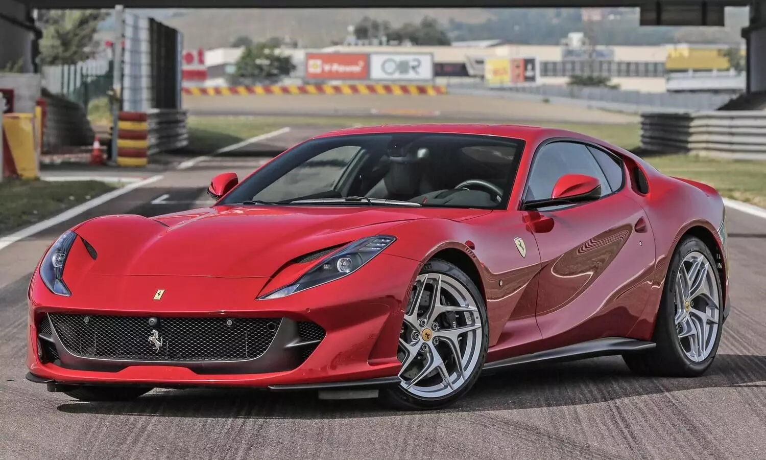 ഫെരാരി സൂപ്പർ കാറുകൾക്കും തകരാർ; തിരിച്ചുവിളിക്കുന്നത്​ കമ്പനിയുടെ ഏറ്റവും വേഗതയേറിയ മോഡൽ