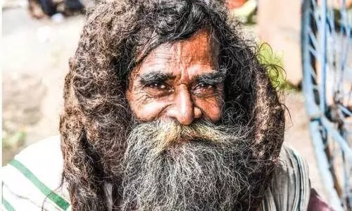 വാസ​െൻറ വിത്തുകൾ നിറയുന്നു, തോട്ടിലും പുഴയിലും