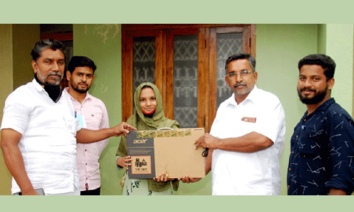 നീറ്റ് പരീക്ഷയിൽ ഉന്നതവിജയം നേടിയ ലുലുവിനെ ആദരിച്ചു