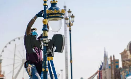 ഗ്ലോ​ബ​ൽ വി​ല്ലേ​ജി​ലേ​ക്ക് വ​രാം, സൂ​ക്ഷ്​​മ​ത​യോ​ടെ