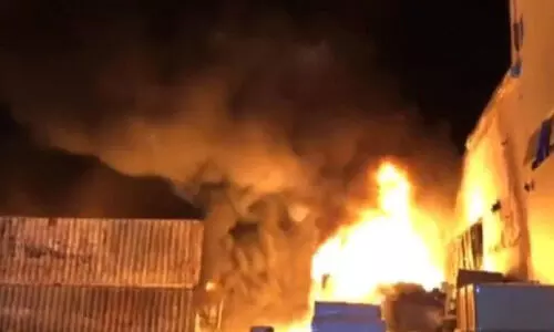 ഉ​മ്മു​ല്‍ഖു​വൈ​നി​ൽ വ്യ​വ​സാ​യ മേ​ഖ​ല​യി​ൽ തീ​പി​ടി​ത്തം