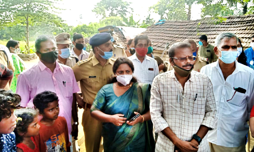 വിഷമദ്യ ദുരന്തം: ഊരു നിവാസികൾ ആരെയോ ഭയക്കുന്നു- പട്ടികജാതി, വർഗ കമീഷൻ വിഷമദ്യ ദുരന്തം: ഊരു നിവാസികൾ ആരെയോ ഭയക്കുന്നു- പട്ടികജാതി, വർഗ കമീഷൻ