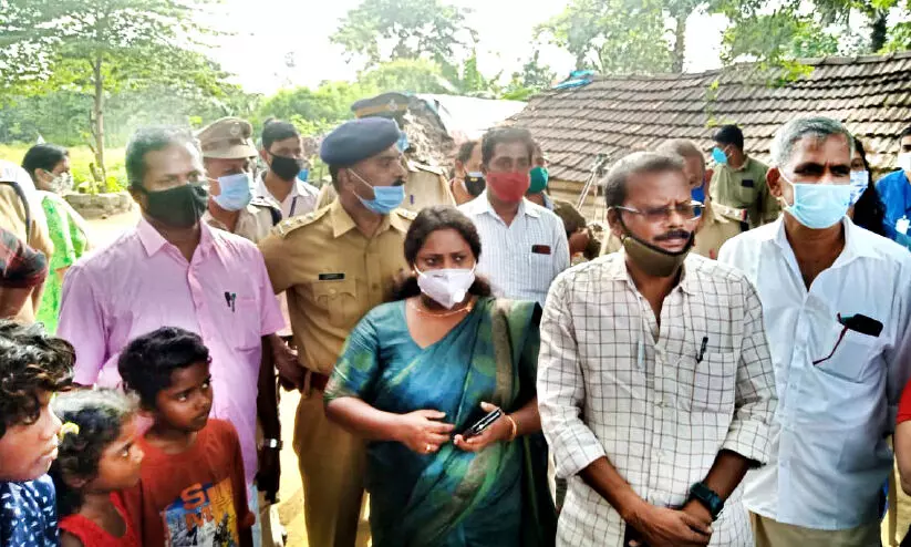 വിഷമദ്യ ദുരന്തം: ഊരു നിവാസികൾ ആരെയോ ഭയക്കുന്നു- പട്ടികജാതി, വർഗ കമീഷൻ വിഷമദ്യ ദുരന്തം: ഊരു നിവാസികൾ ആരെയോ ഭയക്കുന്നു- പട്ടികജാതി, വർഗ കമീഷൻ