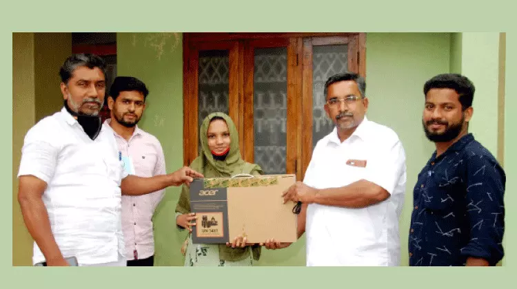 നീറ്റ് പരീക്ഷയിൽ ഉന്നതവിജയം നേടിയ ലുലുവിനെ ആദരിച്ചു