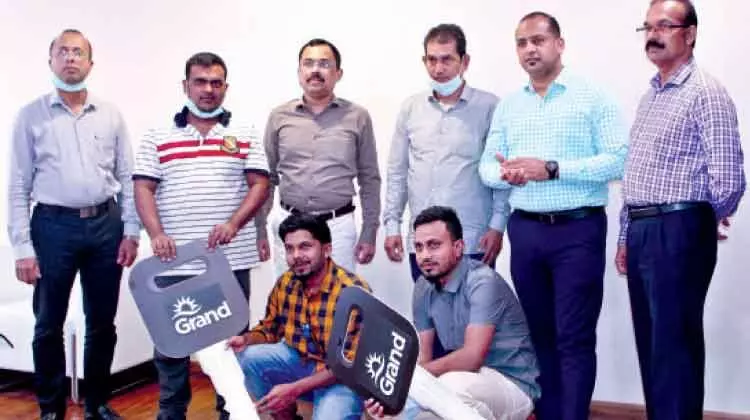 ഗ്രാൻഡ് മാൾ മെഗാ പ്രൊമോഷൻ മൂന്നാംഘട്ട വിജയികൾക്ക്​ സമ്മാനം നൽകി