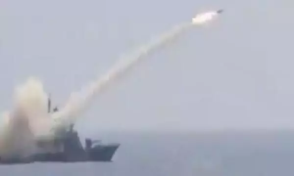 കരുത്തുകാട്ടി ഐ.എൻ.എസ് പ്രബൽ; ലക്ഷ്യം തകർത്ത് കപ്പൽ പ്രതിരോധ മിസൈൽ കരുത്തുകാട്ടി ഐ.എൻ.എസ് പ്രബൽ; ലക്ഷ്യം തകർത്ത് കപ്പൽ പ്രതിരോധ മിസൈൽ