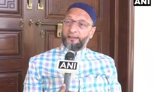 ബിഹാറിൽ ഒരേസമയം രണ്ട് കുതിരകളെ ഓടിക്കുന്നു; മോദിക്കെതിരെ ഉവൈസി ബിഹാറിൽ ഒരേസമയം രണ്ട് കുതിരകളെ ഓടിക്കുന്നു; മോദിക്കെതിരെ ഉവൈസി