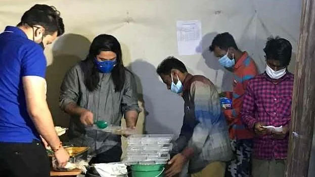 റോഹിങ്ക്യകൾക്ക് ഭക്ഷണം വിതരണം ചെയ്ത ഹോട്ടലുകൾക്ക് ഭീഷണി; പിന്മാറില്ലെന്ന് ഹോട്ടലുടമ റോഹിങ്ക്യകൾക്ക് ഭക്ഷണം വിതരണം ചെയ്ത ഹോട്ടലുകൾക്ക് ഭീഷണി; പിന്മാറില്ലെന്ന് ഹോട്ടലുടമ