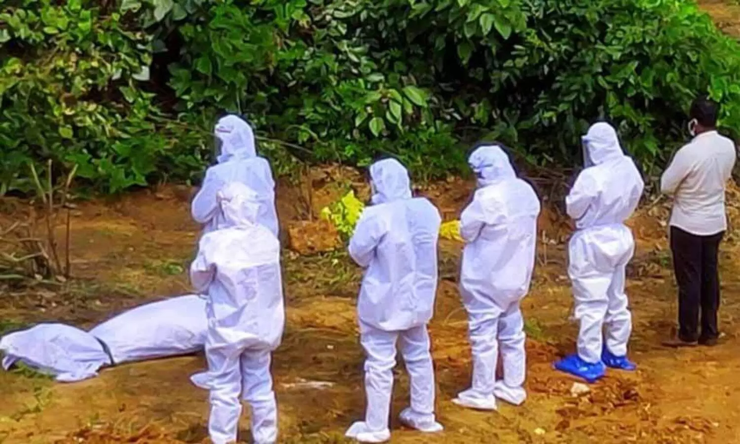 സംസ്​ഥാനത്ത്​ കോവിഡ് ബാധിച്ച്​ മരിച്ചത്​ 1306 പേർ ​