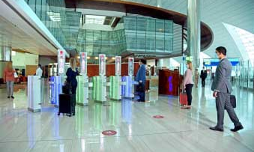 നടപടികൾ അതിവേഗമാക്കാൻ ബയോമെട്രിക്​ പാതയൊരുക്കി എമിറേറ്റ്​സ്​