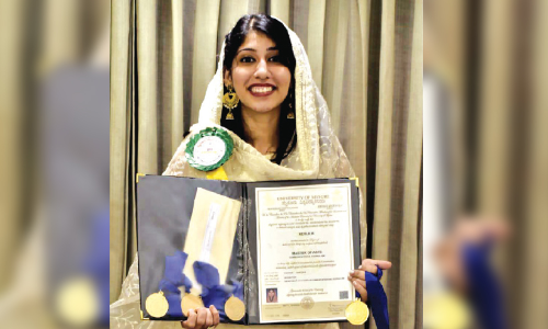 മൈസൂര്‍ സർവകലാശാലയിൽ നിന്ന് അഞ്ചു സ്വർണ മെഡലുമായി നഹ്‌ല