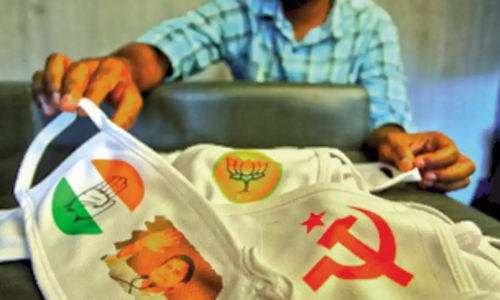 എളുപ്പമല്ല, കോവിഡ് കാല തെരഞ്ഞെടുപ്പ് പ്രചാരണം; നേരിട്ട്​ വോട്ട്​ തേടാൻ പോ​ലും ക​ഴി​യാ​തെ സ്ഥാ​നാ​ര്‍ഥി​ക​ള്‍