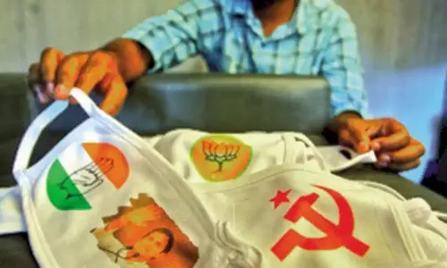 എളുപ്പമല്ല, കോവിഡ് കാല തെരഞ്ഞെടുപ്പ് പ്രചാരണം; നേരിട്ട്​ വോട്ട്​ തേടാൻ പോ​ലും ക​ഴി​യാ​തെ സ്ഥാ​നാ​ര്‍ഥി​ക​ള്‍