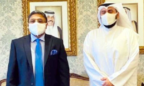 അംബാസഡർ കുവൈത്ത്​ ആരോഗ്യ മന്ത്രിയുമായി ചർച്ച നടത്തി