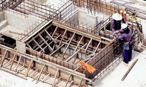 നിർമാണ വസ്​തുക്കളുടെ വില കുതിക്കുന്നു; കരാറുകാർ പ്രതിസന്ധിയിൽ