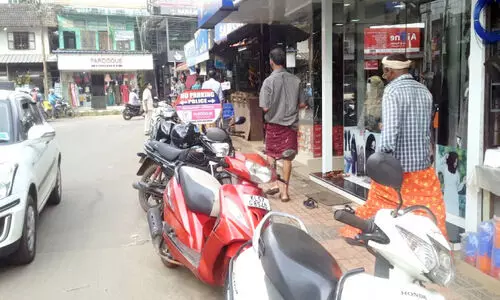 നരിക്കുനിയിലെ ട്രാഫിക് പരിഷ്കരണം പ്രഹസനമാകുന്നു