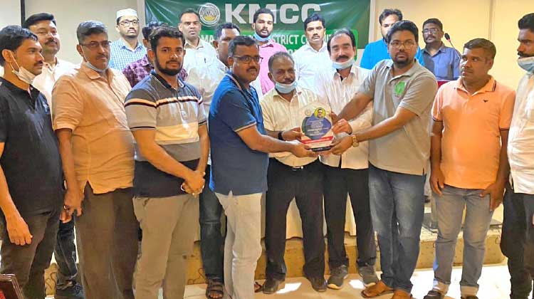 ശിഹാബ് കുട്ടശ്ശേരിക്ക് യാത്രയയപ്പ് നൽകി ശിഹാബ് കുട്ടശ്ശേരിക്ക് യാത്രയയപ്പ് നൽകി