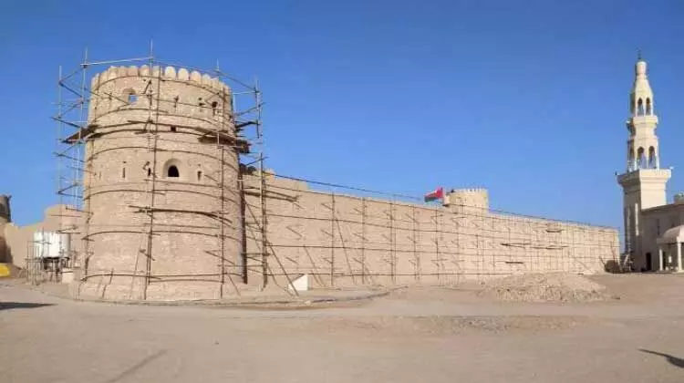 റാസൽഹദ്ദ് കോട്ടയുടെ നവീകരണ ജോലികൾക്ക് തുടക്കമായി റാസൽഹദ്ദ് കോട്ടയുടെ നവീകരണ ജോലികൾക്ക് തുടക്കമായി