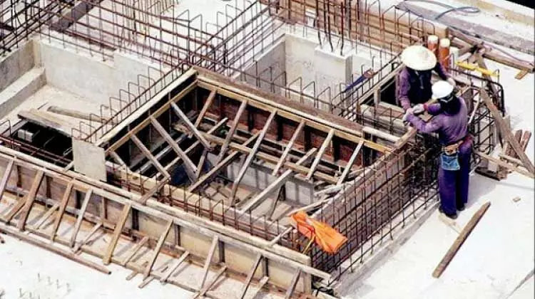 നിർമാണ വസ്തുക്കളുടെ വില കുതിക്കുന്നു; കരാറുകാർ പ്രതിസന്ധിയിൽ നിർമാണ വസ്തുക്കളുടെ വില കുതിക്കുന്നു; കരാറുകാർ പ്രതിസന്ധിയിൽ