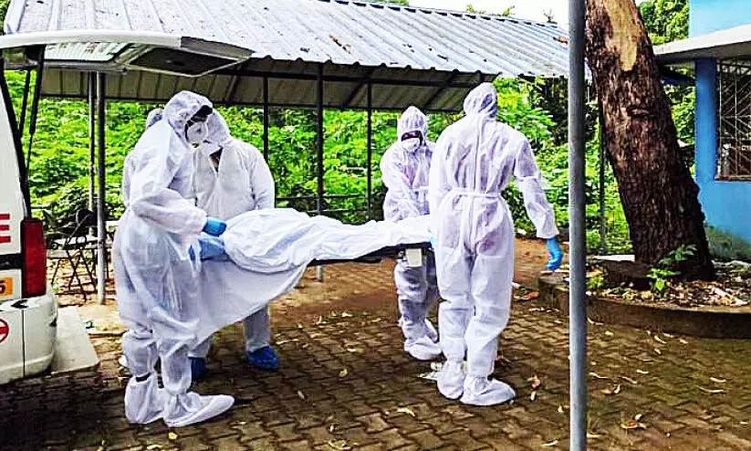 കോവിഡ് ബാധിച്ച്​ മരിച്ചവരുടെ മൃതദേഹം സംസ്​കരിക്കാൻ ഡി.വൈ.എഫ്.​െഎ