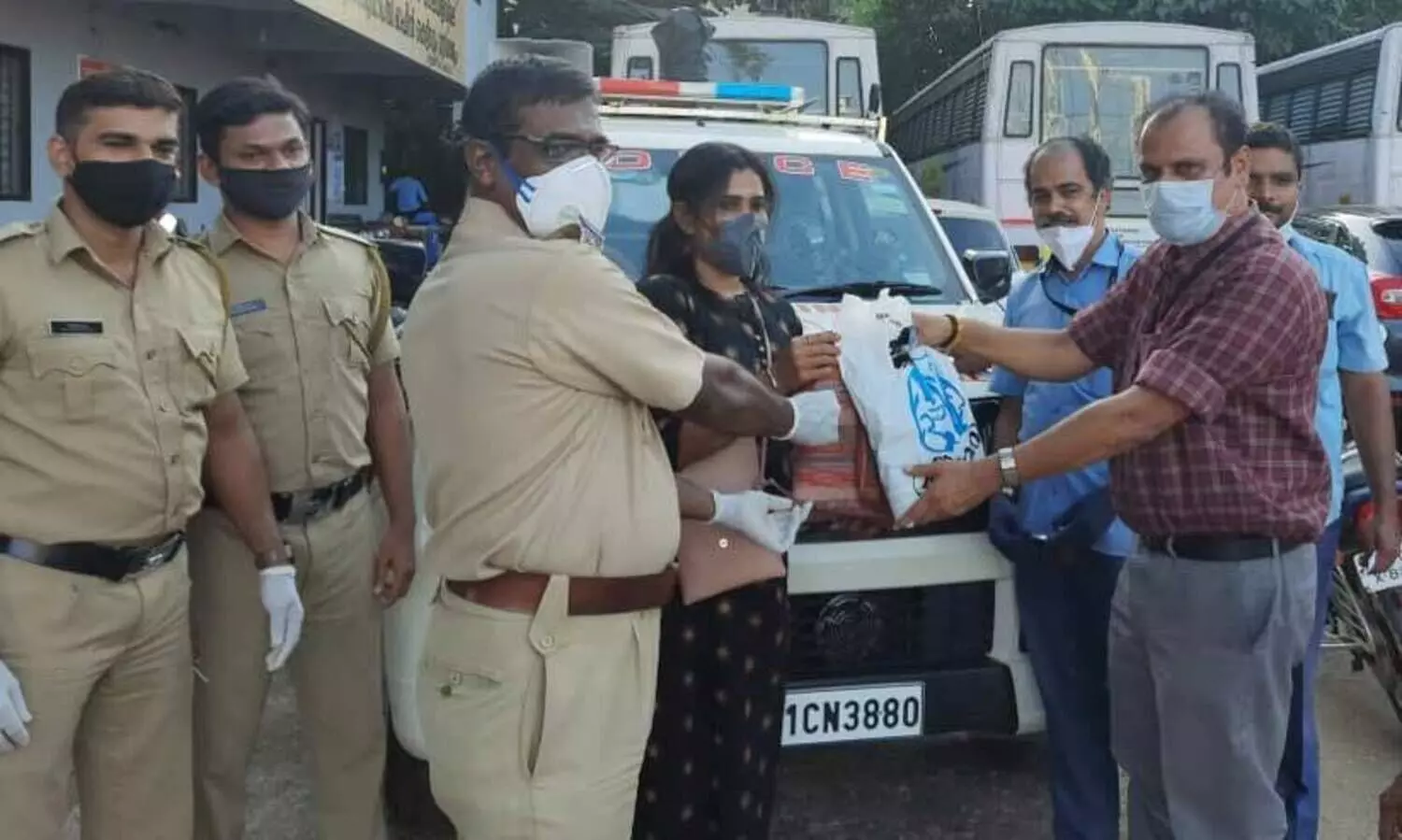 കെ.എസ്.ആർ.ടി.സി ബസിൽ മറന്നുവെച്ചത് ഒന്നരലക്ഷം അടങ്ങിയ ബാഗ്; ഒടുവിൽ ഉടമയുടെ കൈയിലേക്ക് തന്നെ