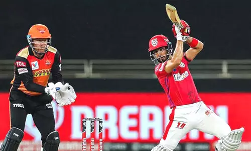 പിതാവി​െൻറ വേർപാടി​െൻറ വേദന മറക്കാൻ പാഡണിഞ്ഞ്​ മൻദീപ്​​; അഭിനന്ദിച്ച്​ സചിൻ