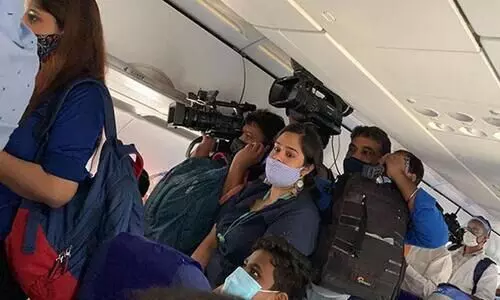 വിമാനത്തിനകത്തുവെച്ച്​ കങ്കണയോട്​ മോശമായി പെരുമാറിയ മാധ്യമപ്രവർത്തകർക്ക്​ വിലക്ക്​ ഏർപ്പെടുത്തി ഇൻഡിഗോ