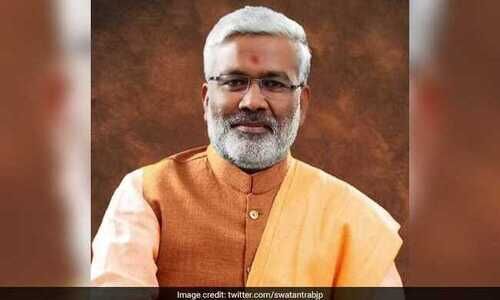 ചൈനയുമായും പാകിസ്​താനുമായും ഇന്ത്യ യുദ്ധം ചെയ്യും; തിയതി മോദി കുറിച്ചെന്ന്​ യു.പി ബി.ജെ.പി അധ്യക്ഷൻ