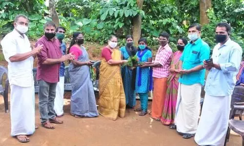 വിനുഷ രവിക്ക് അഭിനന്ദനമറിയിക്കാന്‍ വനിത കമീഷന്‍ അധ്യക്ഷയെത്തി