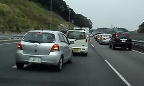 നിരത്തിലെ പച്ചാളം ഭാസിമാരും അവർ കണ്ടുപിടിച്ച പുതിയൊരു സിഗ്​നലും