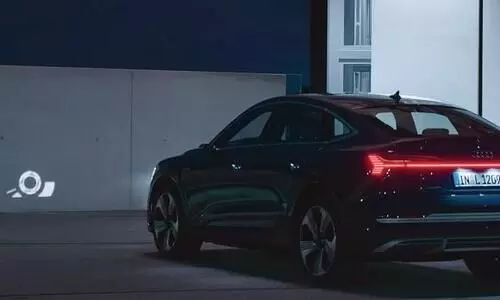 ഒാഡി ഡിജിറ്റൽ മാട്രിക്​സ്​ എൽ.ഇ.ഡി; ഇനി ചുമരുകളിൽ ചിത്രങ്ങളും തെളിയും