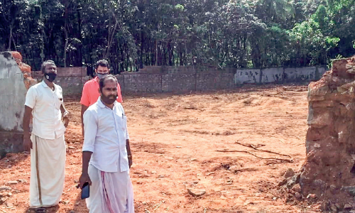 പൊ​തു​ശ്​​മ​ശാ​നം മ​ണ്ണി​ട്ട്​ നി​ക​ത്തി​യെ​ന്ന്​ ആ​ക്ഷേ​പം; പ​ദ്ധ​തി നി​ർ​ത്തി​വെ​ക്കു​ന്ന​താ​യി പ​ഞ്ചാ​യ​ത്ത്​