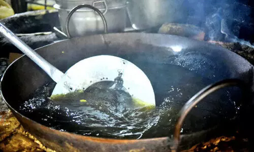 ഉപയോഗിച്ച എണ്ണ ഇനി കളയേണ്ട; ലിറ്ററിന്​ 30 രൂ​പ വ​രെ നൽകും