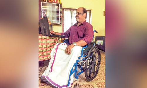 വാസുണ്ണിയുടെ സഹയാത്രക്ക് സഹപാഠികളുടെ കൈത്താങ്ങ്