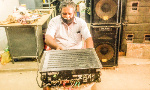 ഹലോ​.. ഹലോ... മൈക്ക്​ ടെസ്​റ്റിങ്​, ലൈഫ്​ ടെസ്​റ്റിങ്​ ; തദ്ദേശ തെരഞ്ഞെടുപ്പിൽ പ്രതീക്ഷയോടെ ലൈറ്റ് ആൻഡ്​ സൗണ്ട് മേഖല