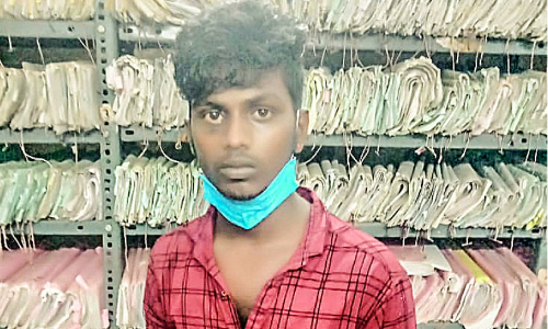 പൊലീസ് ജീപ്പിൽനിന്ന് ചാടി​േപ്പായ പ്രതിയെ പിടികൂടി